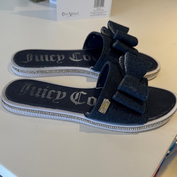 Juicy Couture Shoes - Juicy Couture Ladies Navy Bow Slide Sandals